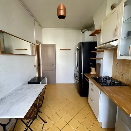 Maison Suresnes Extérieur photo