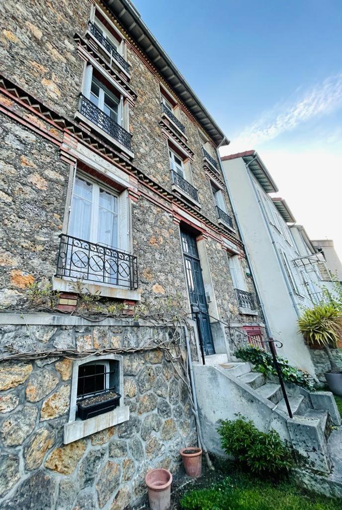 Maison * Suresnes